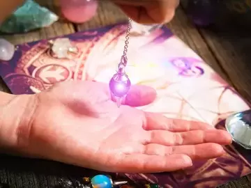 Selling: 5 Question YES/NO Psychic Pendulum Reading