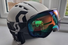Selling with online payment: Ski Hemet and goggles