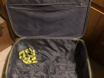 Renting out an item: Suitcase Big / Matkalaukku iso