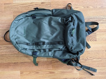 Myydään: Everest backpack 20L