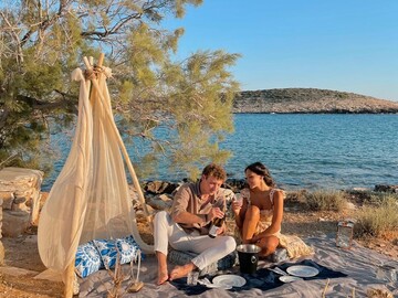 Offering with non-refundable deposit : Paros Picnic