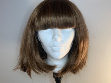 Selling with online payment: short brown wig w/ bangs!