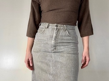 Selling: Vintage Fitted Denim Skirt 