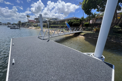 Rent By The Week: Brand new jetty/pontoon Broadbeach Waters close to Casino