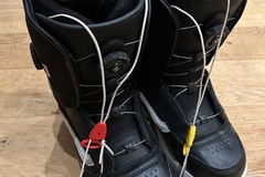 Winter sports: Vans Snowboard Boots 