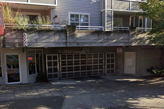 Seattle WA, Great covered parking just opposite KFC and TacoBell