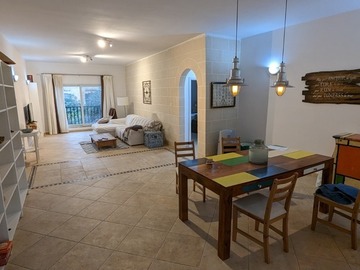 Rooms for rent: Spacious 2 bedroom apartment St.Julians. Available since August