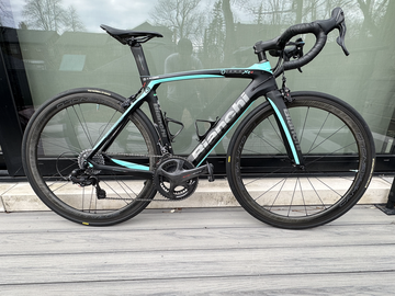 Selling with online payment: Bianchi Oltre XR4 Custom (Size 53)
