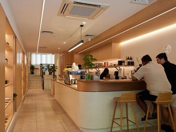 Walk-in: A Japanese-inspired coffee shop for your workday!