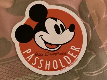 Selling with online payment: Mickey Annual Pass Holder Magnet