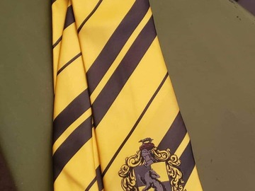 Selling with online payment: Huffelpuff tie