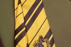 Selling with online payment: Huffelpuff tie