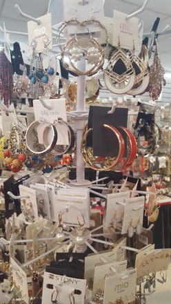 200 pcs mixed fashion jewelry !!!