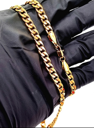 Lot of 25 18K Gold Plated Curb Chains Sizes 20-26"