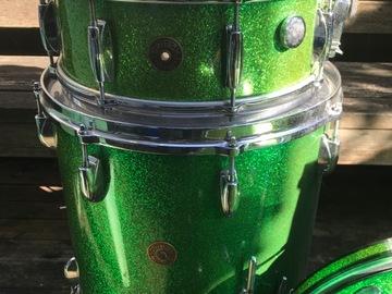 Selling with online payment: Gretsch Green Sparkle drums 