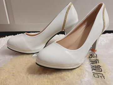 Selling with online payment: Uwowo Bride Ganyu shoes