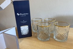 Selling: Gold rim tumbler glasses (80 total)