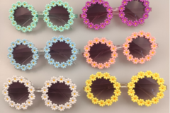 Comprar ahora: 45 pcs Cute Daisy Flower Children's Sunglasses
