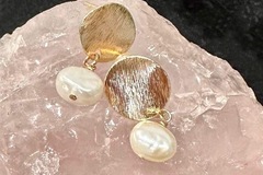 Selling: 18k Gold Plated Brass Earrings w. Freshwater Pearl