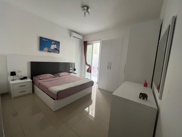 Rooms for rent: Private en-suite in San Julian’s for 15th October 2024 