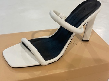 Selling: White billini shoe 