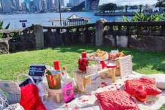 Offering without online payment (No Fees): Glamorous picnic for 2 people in Sydney