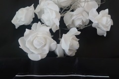 Myydään (Yksityinen): Valkoiset ruusuvalot