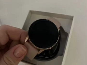 Selling: Samsung watch