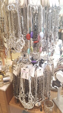 HUGE JEWELRY LIQUIDATION BULK LOTS - NEW OVERSTOCK 500pc LOT