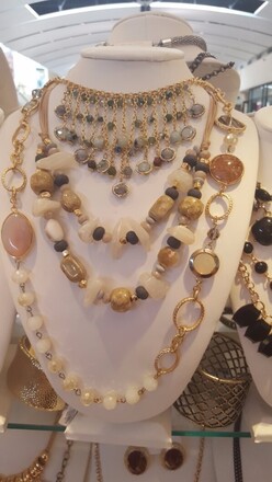 HUGE JEWELRY LIQUIDATION BULK LOTS - NEW OVERSTOCK 500pc LOT