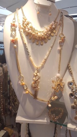 HUGE JEWELRY LIQUIDATION BULK LOTS - NEW OVERSTOCK 500pc LOT