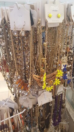 HUGE JEWELRY LIQUIDATION BULK LOTS - NEW OVERSTOCK 500pc LOT