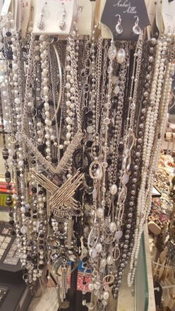 HUGE JEWELRY LIQUIDATION BULK LOTS - NEW OVERSTOCK 500pc LOT
