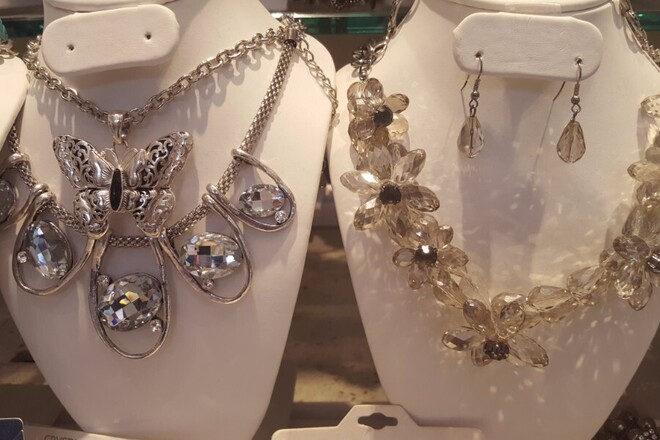 HUGE JEWELRY LIQUIDATION BULK LOTS - NEW OVERSTOCK 500pc LOT