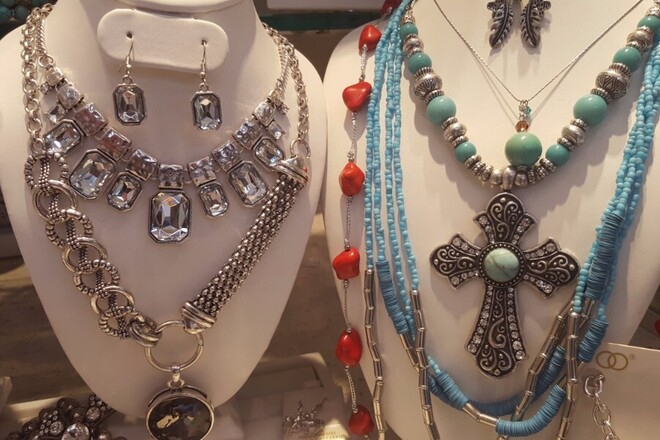HUGE JEWELRY LIQUIDATION BULK LOTS - NEW OVERSTOCK 500pc LOT