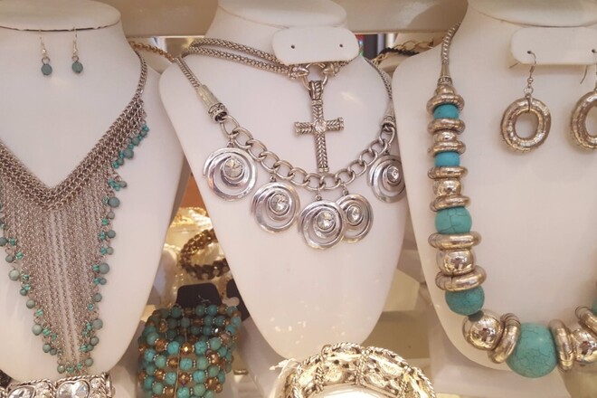 HUGE JEWELRY LIQUIDATION BULK LOTS - NEW OVERSTOCK 500pc LOT