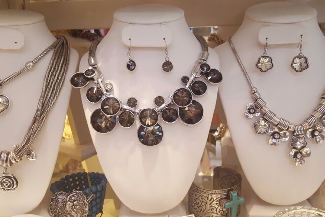 HUGE JEWELRY LIQUIDATION BULK LOTS - NEW OVERSTOCK 500pc LOT