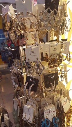 HUGE JEWELRY LIQUIDATION BULK LOTS - NEW OVERSTOCK 500pc LOT