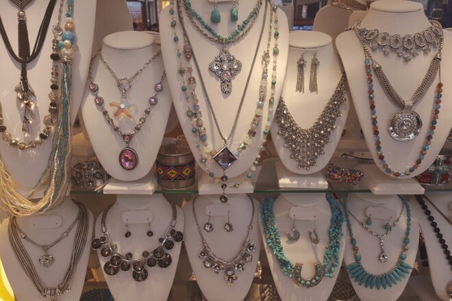 HUGE JEWELRY LIQUIDATION BULK LOTS - NEW OVERSTOCK 500pc LOT