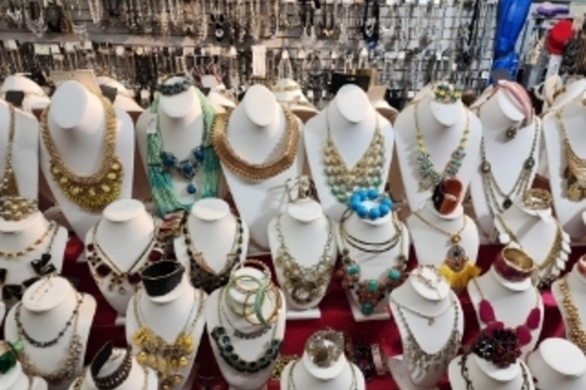 HUGE JEWELRY LIQUIDATION BULK LOTS - NEW OVERSTOCK 500pc LOT