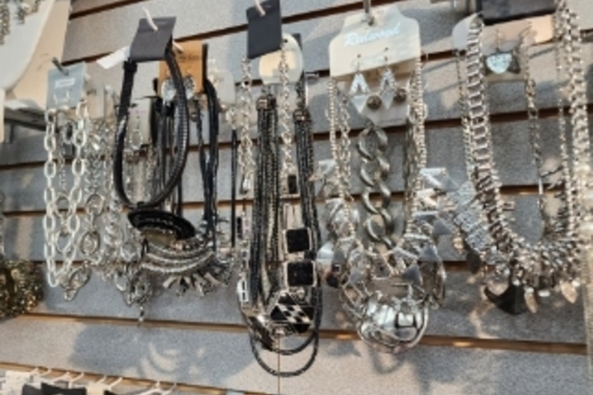 HUGE JEWELRY LIQUIDATION BULK LOTS - NEW OVERSTOCK 500pc LOT