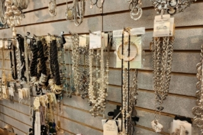 HUGE JEWELRY LIQUIDATION BULK LOTS - NEW OVERSTOCK 500pc LOT