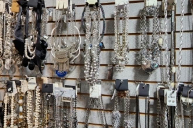 HUGE JEWELRY LIQUIDATION BULK LOTS - NEW OVERSTOCK 500pc LOT