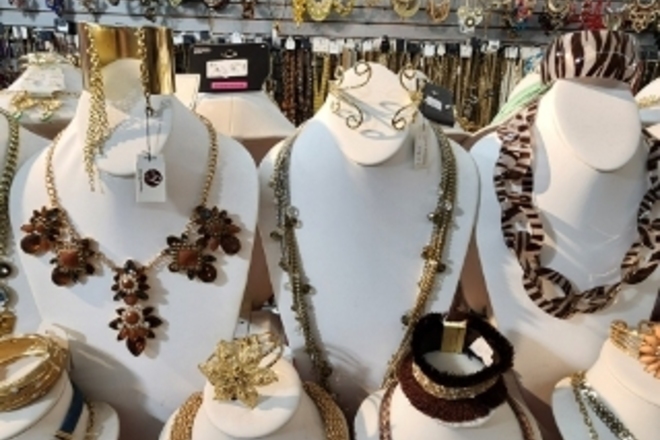 HUGE JEWELRY LIQUIDATION BULK LOTS - NEW OVERSTOCK 500pc LOT