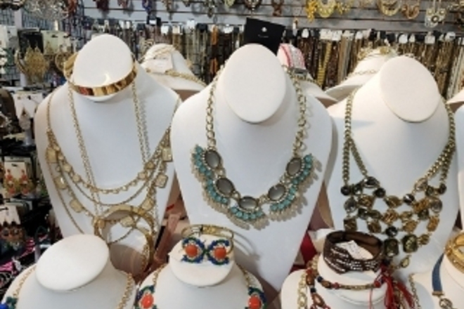 HUGE JEWELRY LIQUIDATION BULK LOTS - NEW OVERSTOCK 500pc LOT