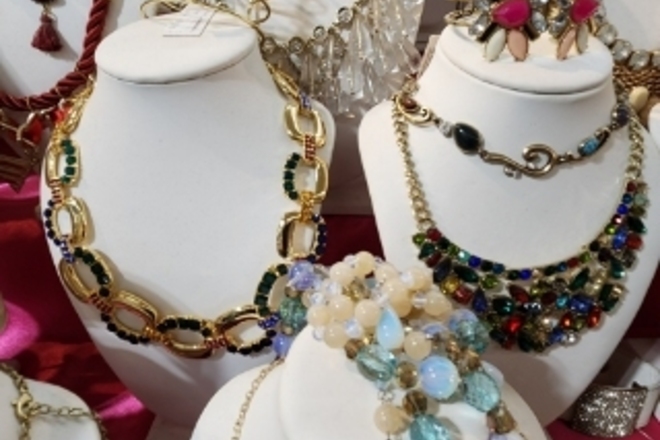 HUGE JEWELRY LIQUIDATION BULK LOTS - NEW OVERSTOCK 500pc LOT