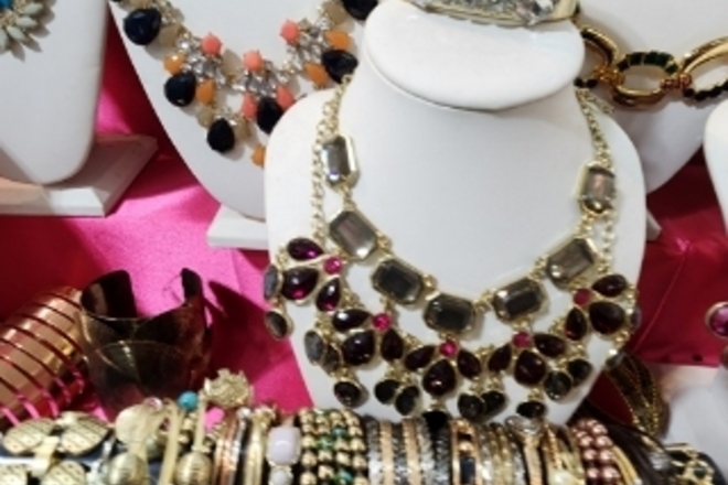 HUGE JEWELRY LIQUIDATION BULK LOTS - NEW OVERSTOCK 500pc LOT