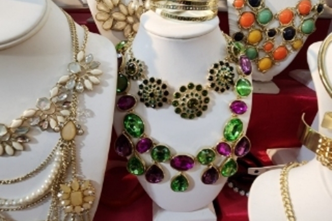 HUGE JEWELRY LIQUIDATION BULK LOTS - NEW OVERSTOCK 500pc LOT