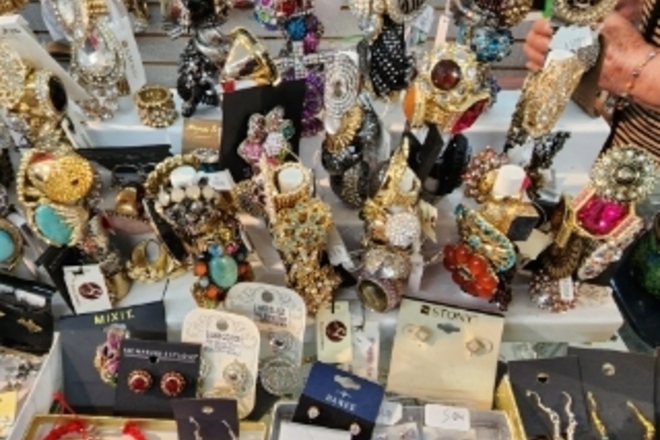 HUGE JEWELRY LIQUIDATION BULK LOTS - NEW OVERSTOCK 500pc LOT