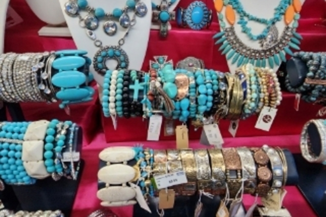 HUGE JEWELRY LIQUIDATION BULK LOTS - NEW OVERSTOCK 500pc LOT